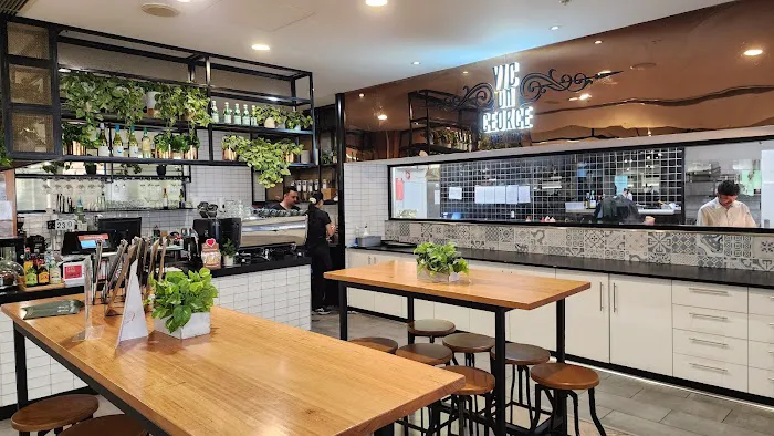 Vic On George Picture 9