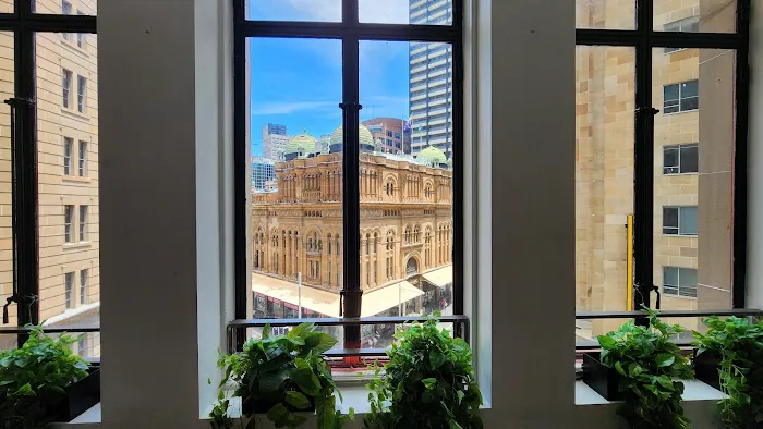 Vic On George Picture 5