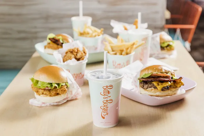 Betty's Burgers Picture 4