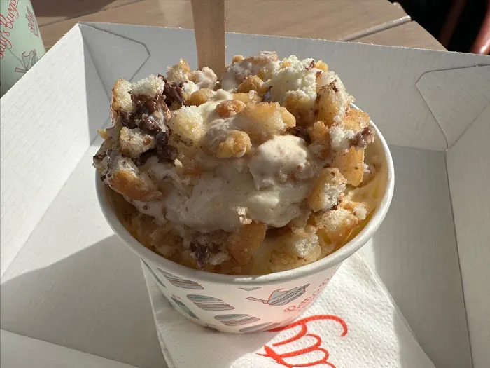 Betty's Burgers Picture 9