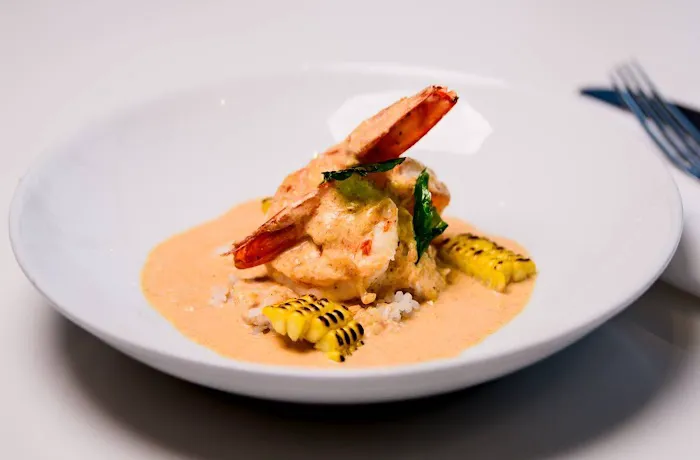 THE TERNARY RESTAURANT Picture 3