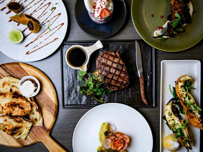 THE TERNARY RESTAURANT Picture 4