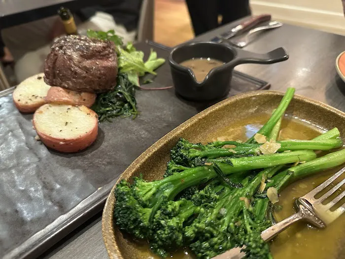 THE TERNARY RESTAURANT Picture 8