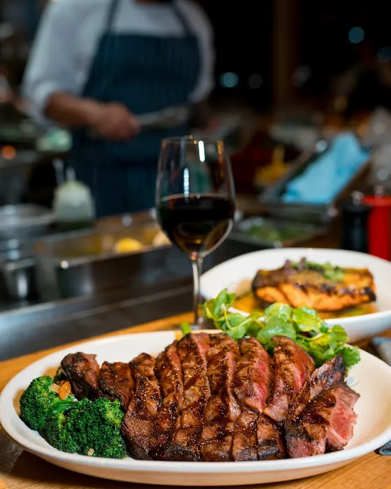 THE TERNARY RESTAURANT Picture 2