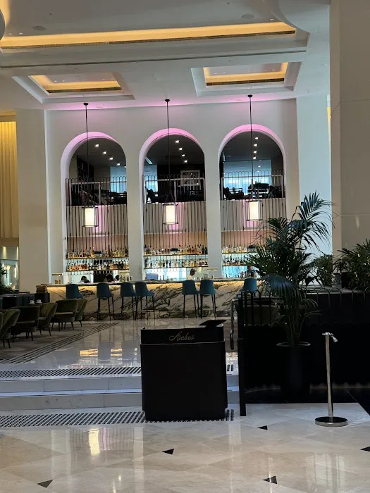 Arches on Market Picture 10