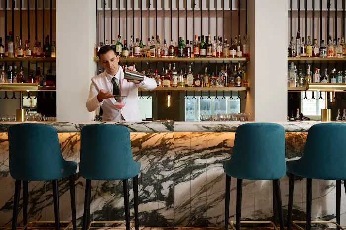 Arches on Market Picture 7