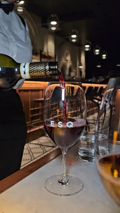 ESQ Bar + Dining Picture 6