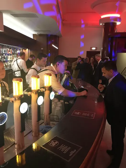 Horse's Head Bar Picture 4