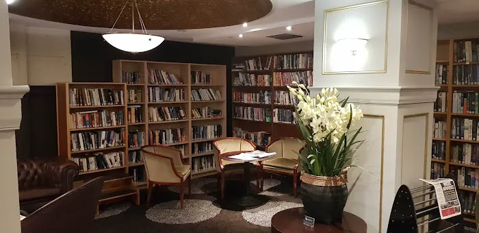 Horse's Head Bar Picture 9