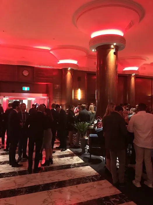 Horse's Head Bar Picture 5