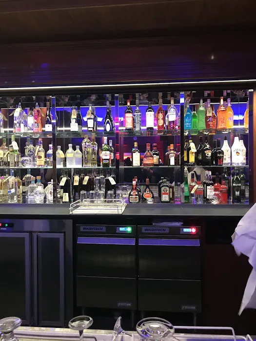 Horse's Head Bar Picture 6