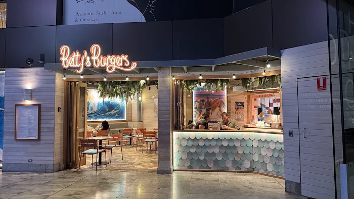 Betty's Burgers Picture 1