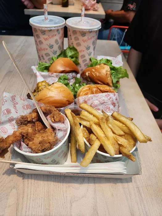 Betty's Burgers Picture 6