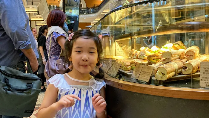 Metropole Cafe Picture 1