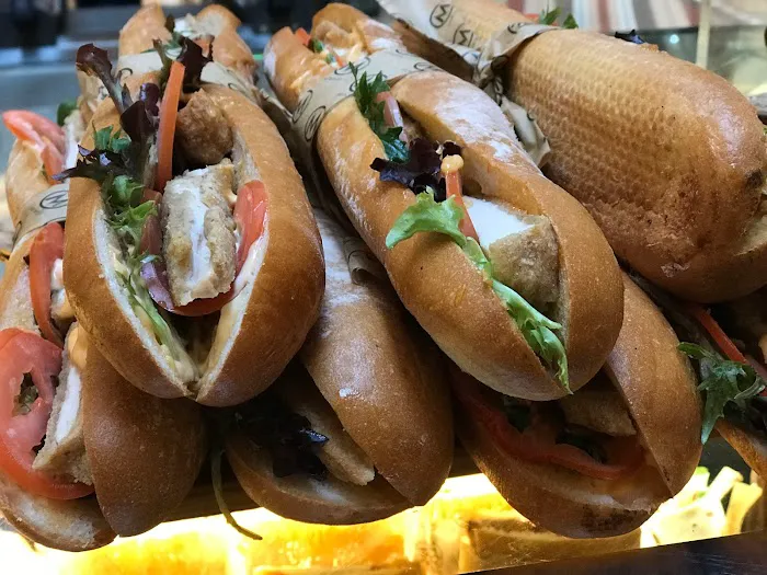 Metropole Cafe Picture 4