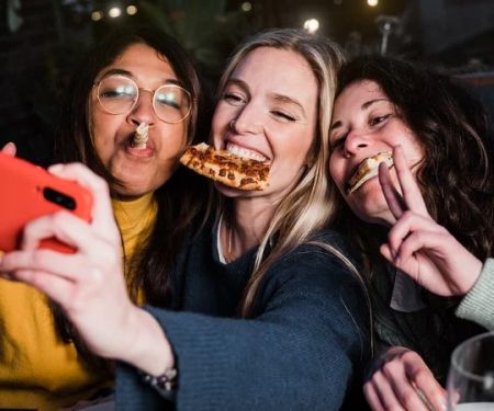 How Restaurants Are Attracting Diners With Interactive Social Media Challenges in Australia