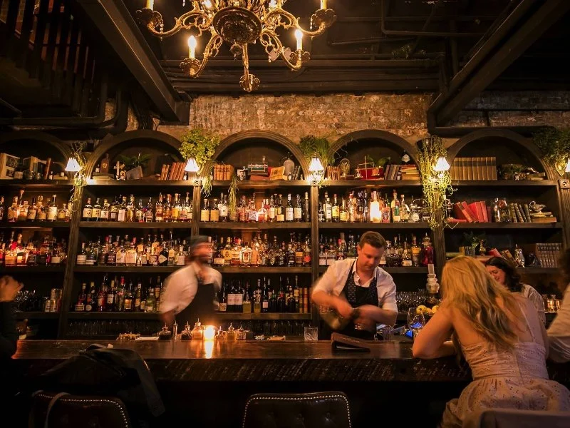 Top Bars in Sydney for Cocktails and Late Night Social Experiences