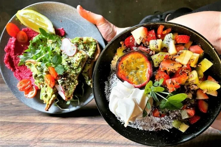 Top Healthy Cafes in Melbourne for Smoothie Bowls and Organic Meals